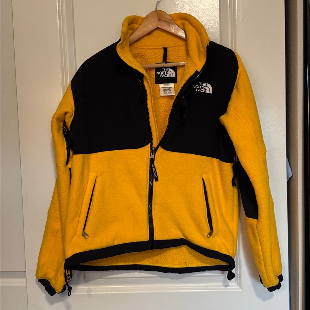 listing-status-banner